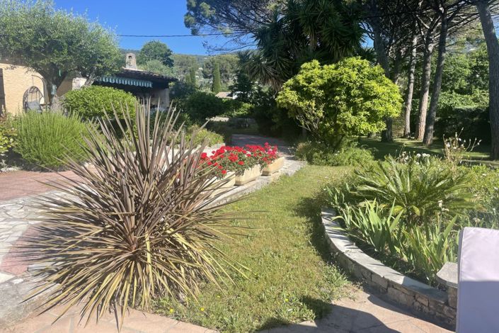 Image No.2-4 Bed House for sale