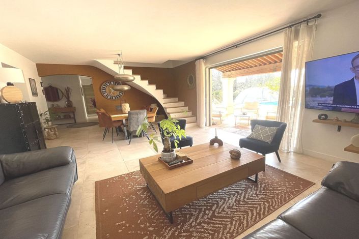 Image No.6-4 Bed House for sale