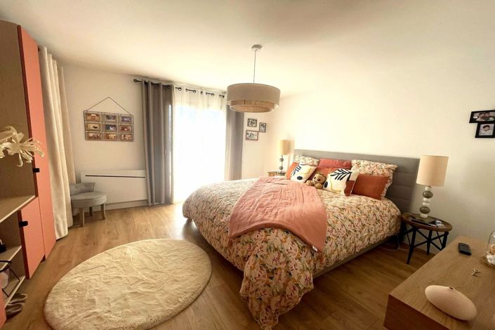 Image No.9-4 Bed House for sale