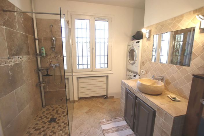 Image No.14-5 Bed House for sale