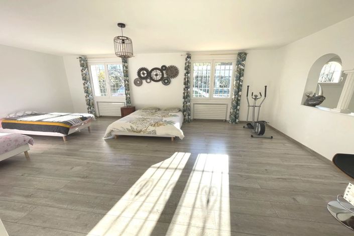 Image No.16-5 Bed House for sale