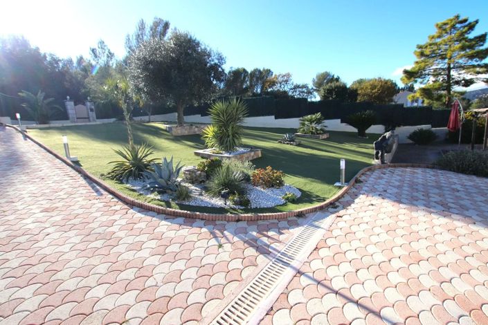 Image No.4-5 Bed House for sale