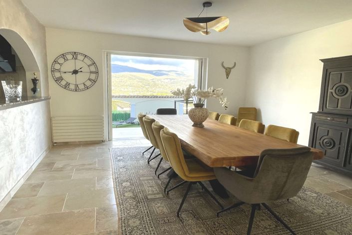 Image No.8-5 Bed House for sale