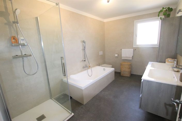 Image No.11-4 Bed House for sale