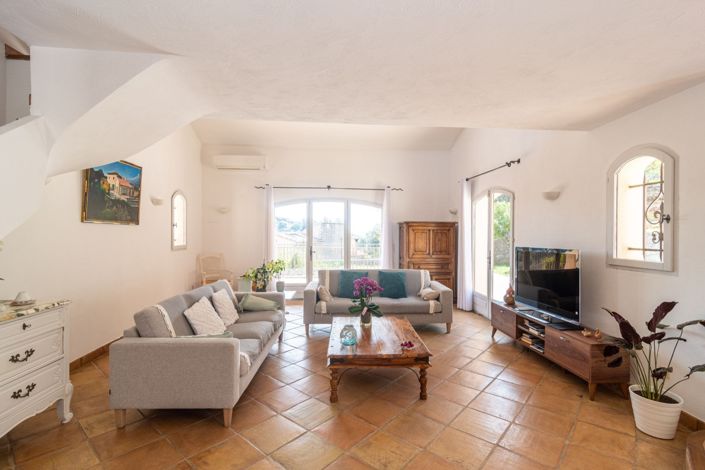 Image No.7-4 Bed House for sale