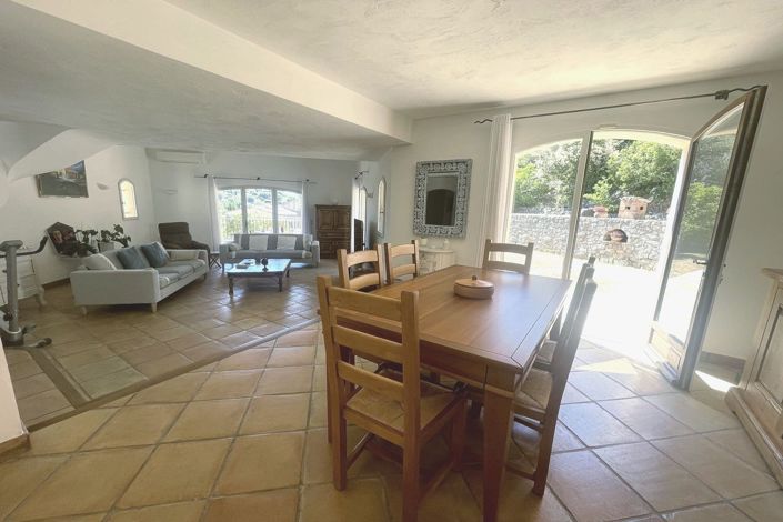 Image No.7-4 Bed House for sale