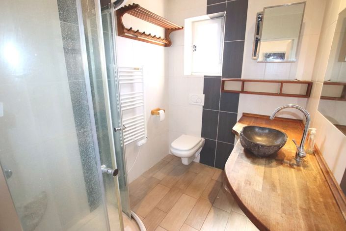 Image No.10-3 Bed House for sale