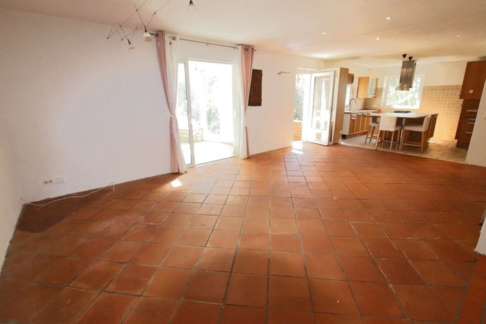 Image No.6-3 Bed House for sale