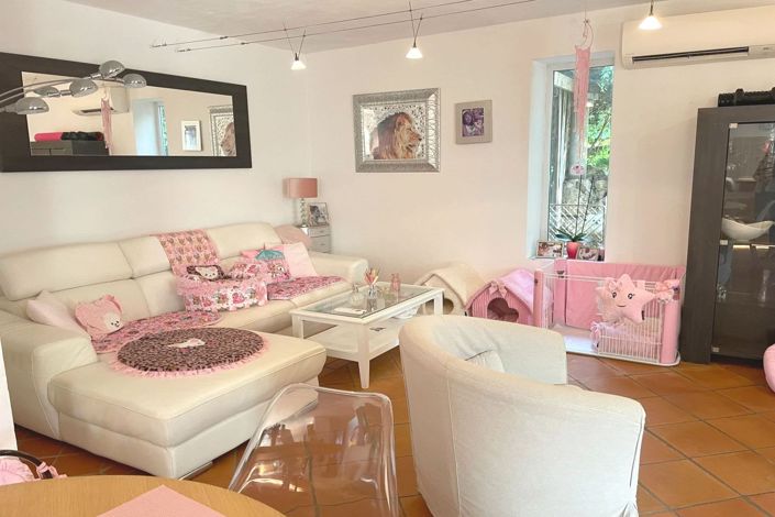 Image No.8-3 Bed House for sale