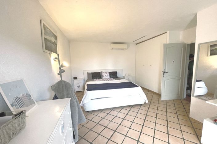 Image No.9-3 Bed House for sale