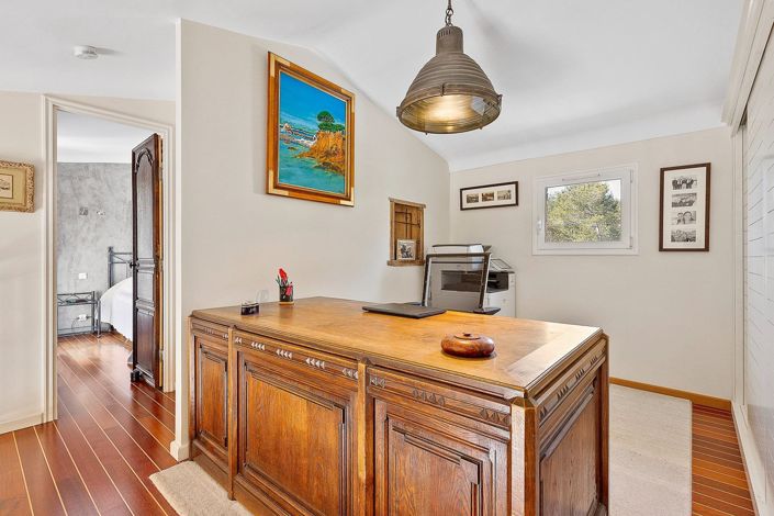 Image No.10-4 Bed House for sale