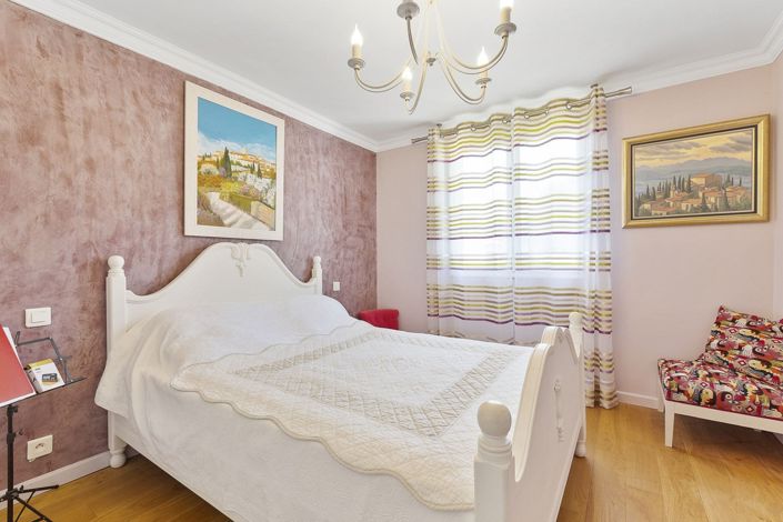 Image No.11-4 Bed House for sale