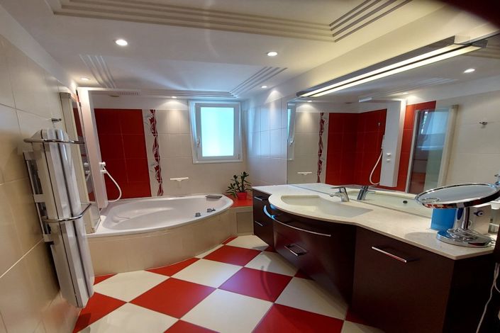 Image No.12-4 Bed House for sale