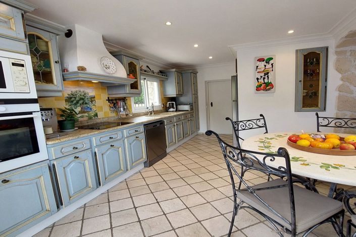 Image No.6-4 Bed House for sale