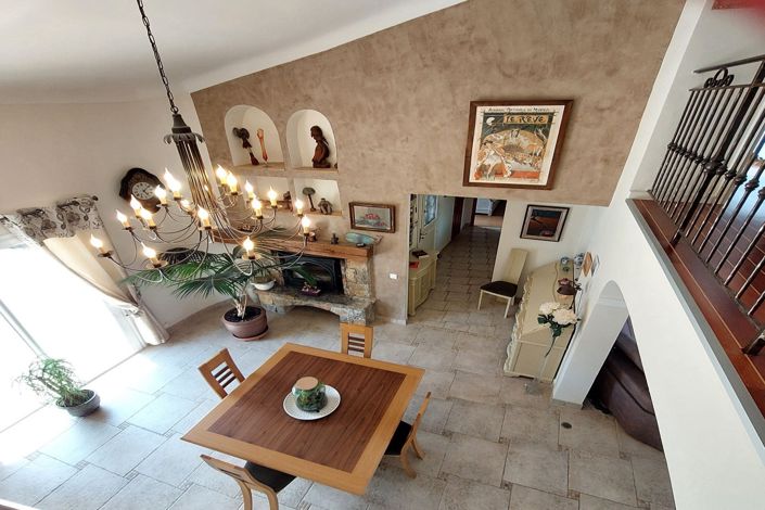 Image No.8-4 Bed House for sale