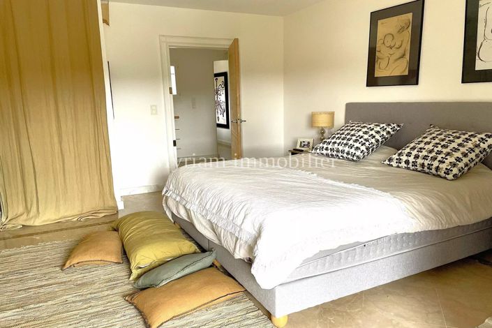 Image No.10-4 Bed House for sale