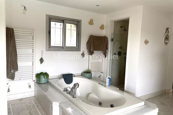 Image No.11-4 Bed House for sale