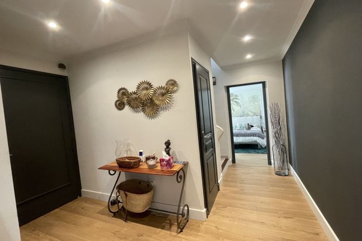 Image No.11-4 Bed House for sale