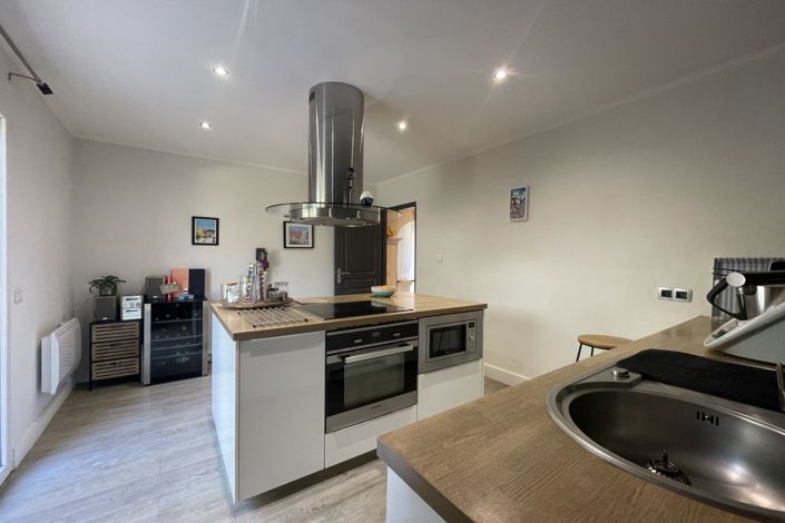 Image No.12-4 Bed House for sale