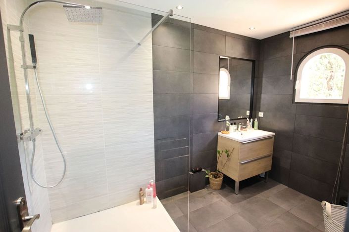 Image No.16-4 Bed House for sale
