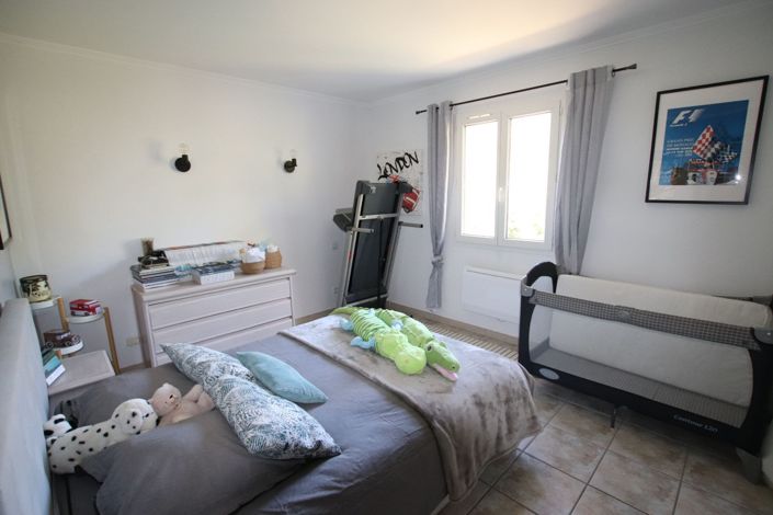 Image No.17-4 Bed House for sale