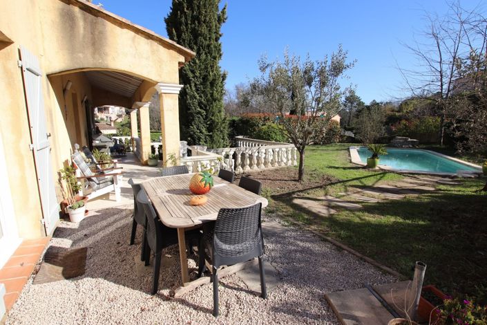 Image No.2-4 Bed House for sale