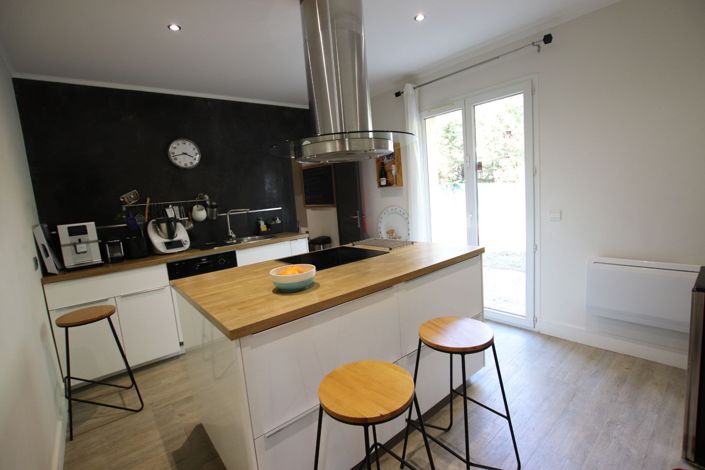 Image No.6-4 Bed House for sale