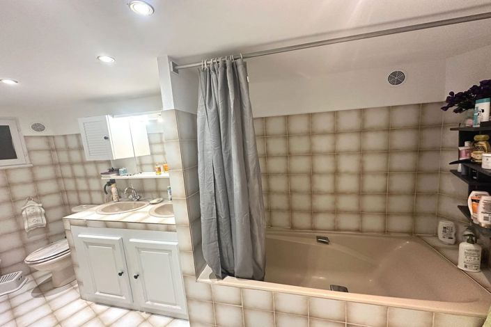 Image No.11-4 Bed House for sale