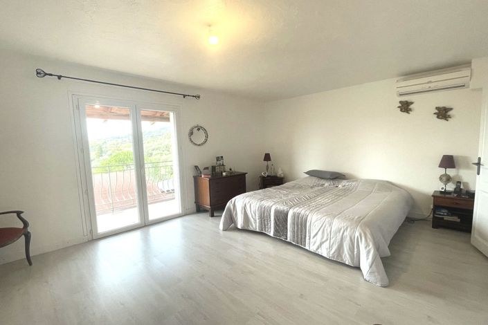 Image No.15-4 Bed House for sale