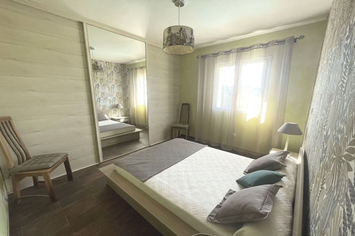 Image No.14-4 Bed House for sale