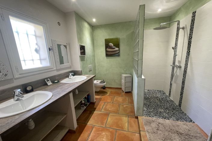 Image No.16-4 Bed House for sale