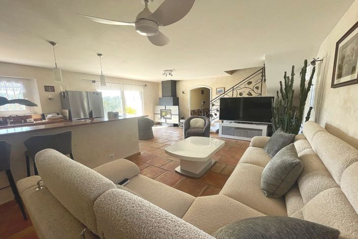 Image No.3-4 Bed House for sale