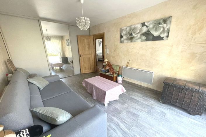 Image No.9-4 Bed House for sale