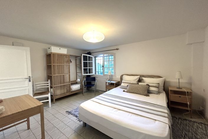 Image No.14-4 Bed House for sale