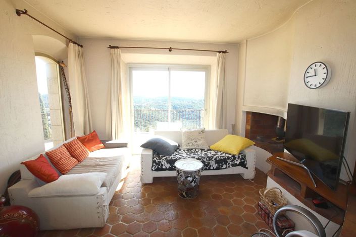 Image No.10-5 Bed House for sale