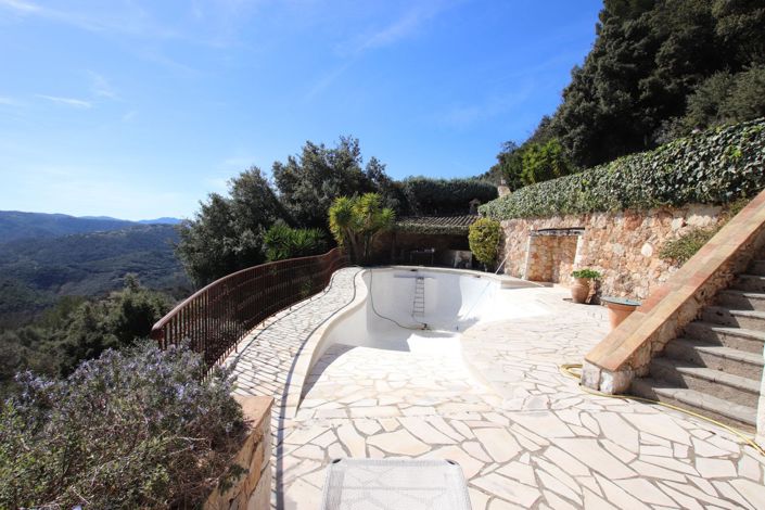 Image No.4-5 Bed House for sale