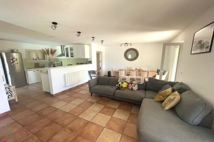 Image No.7-4 Bed House for sale