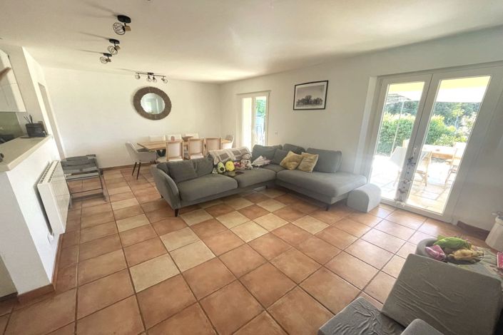 Image No.9-4 Bed House for sale