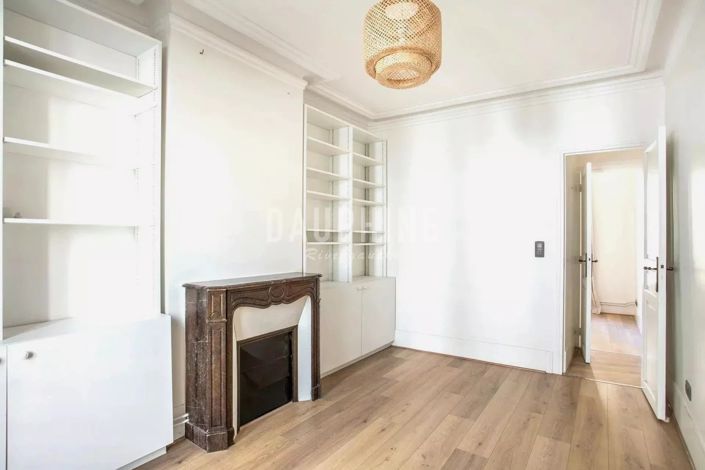 Image No.2-Appartement de 1 chambre à vendre à Paris