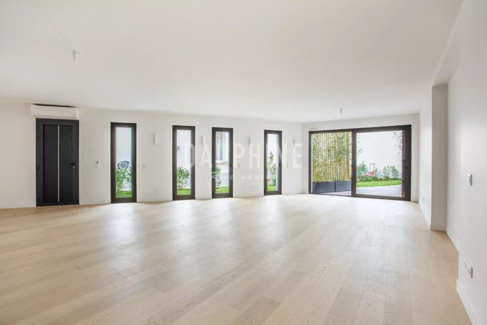 Image No.2-Maison de 4 chambres à vendre à Paris