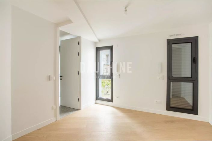 Image No.8-Maison de 4 chambres à vendre à Paris