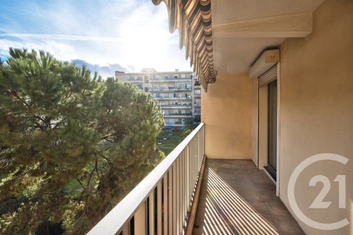 Image No.2-Appartement de 2 chambres à vendre à Nice