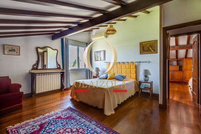 Image No.10-4 Bed House for sale