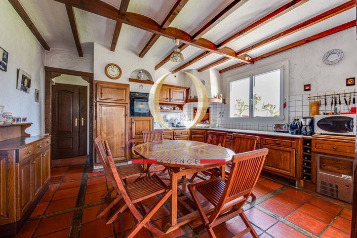 Image No.5-4 Bed House for sale