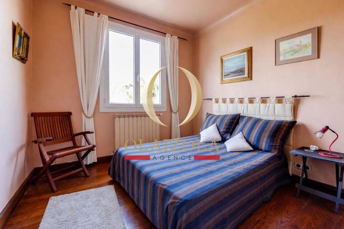 Image No.8-4 Bed House for sale