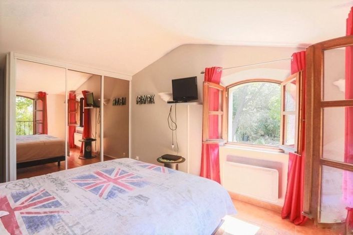 Image No.7-5 Bed House for sale