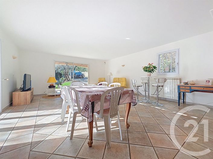 Image No.4-3 Bed House for sale