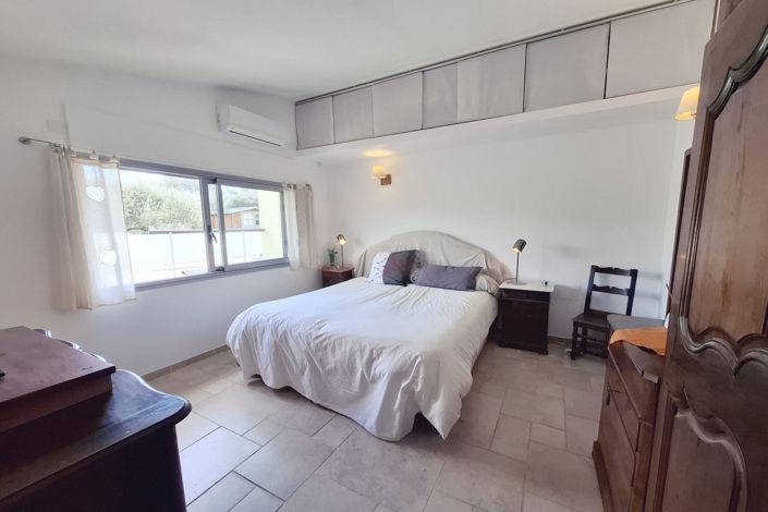 Image No.13-3 Bed House for sale