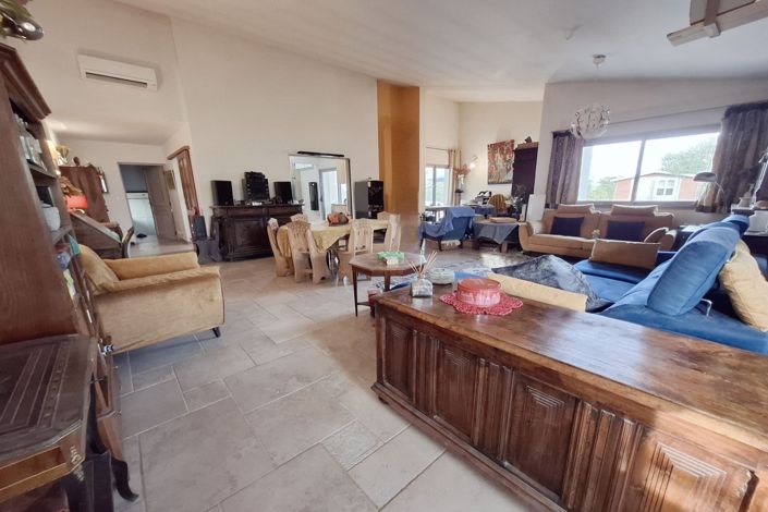 Image No.8-3 Bed House for sale