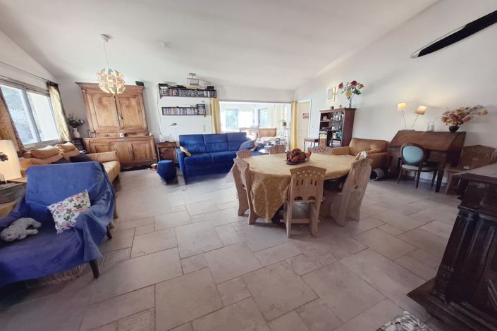 Image No.9-3 Bed House for sale